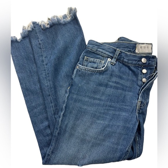We The Free Ankle Cropped Button fly  Jeans size 26 in EUC - Picture 2 of 7
